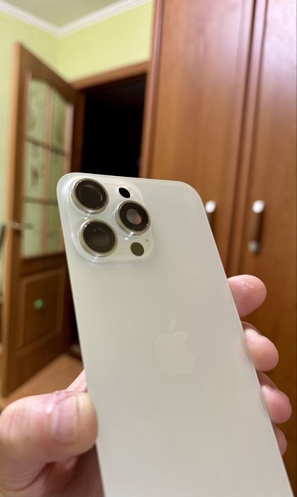 Iphone 15 Pro Max задняя крышка Original в идеальном состоянии