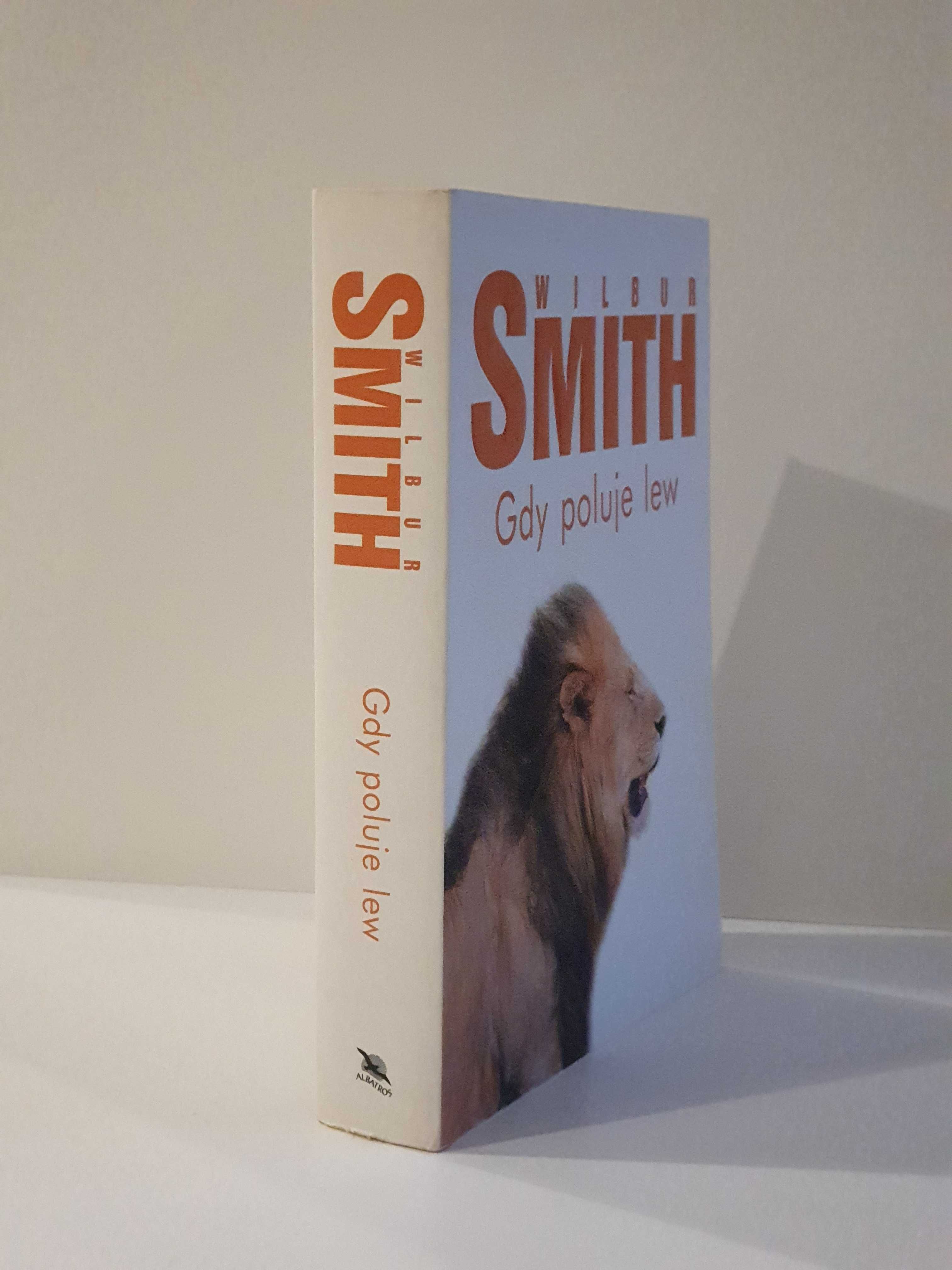 Wilbur Smith, Gdy poluje lew, W. Albatros