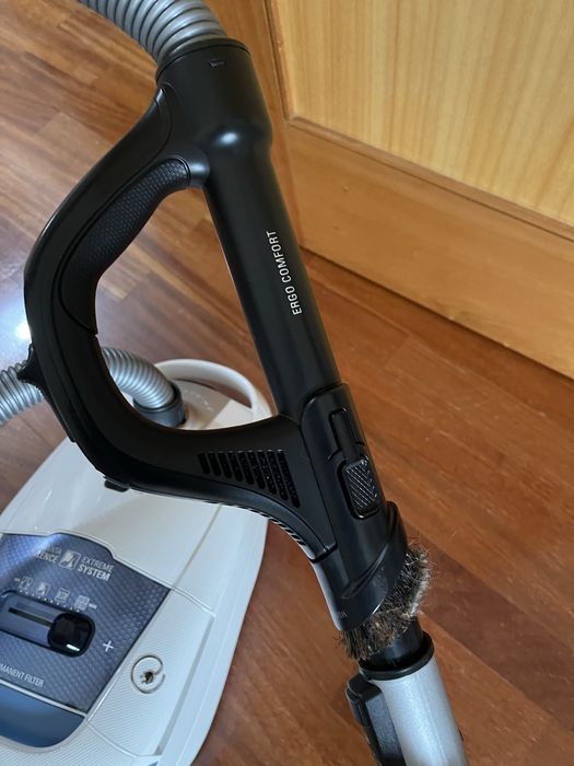 Aspirador Silence Force Rowenta