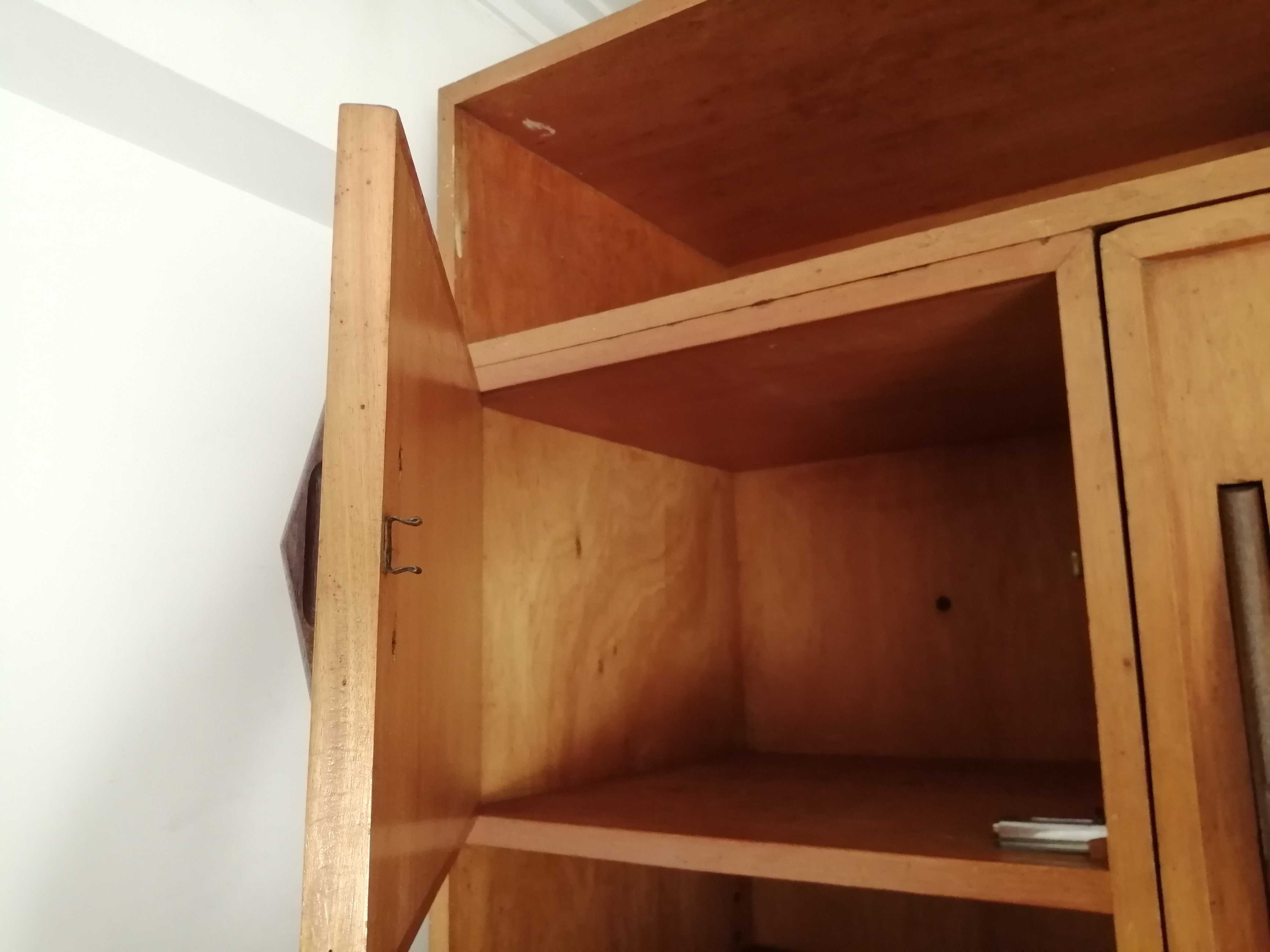 Móvel com cama e arrumação