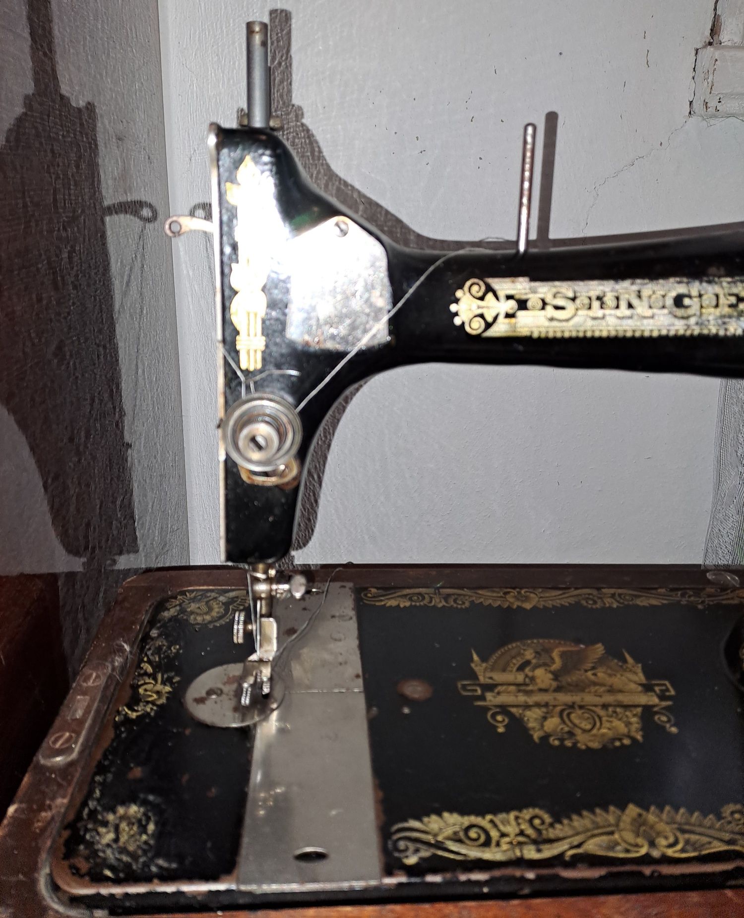 Ручная швейная машинка Зингер