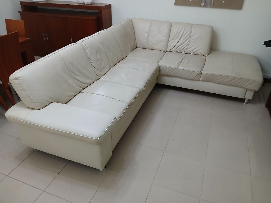Sofá em poilpele com chaise long