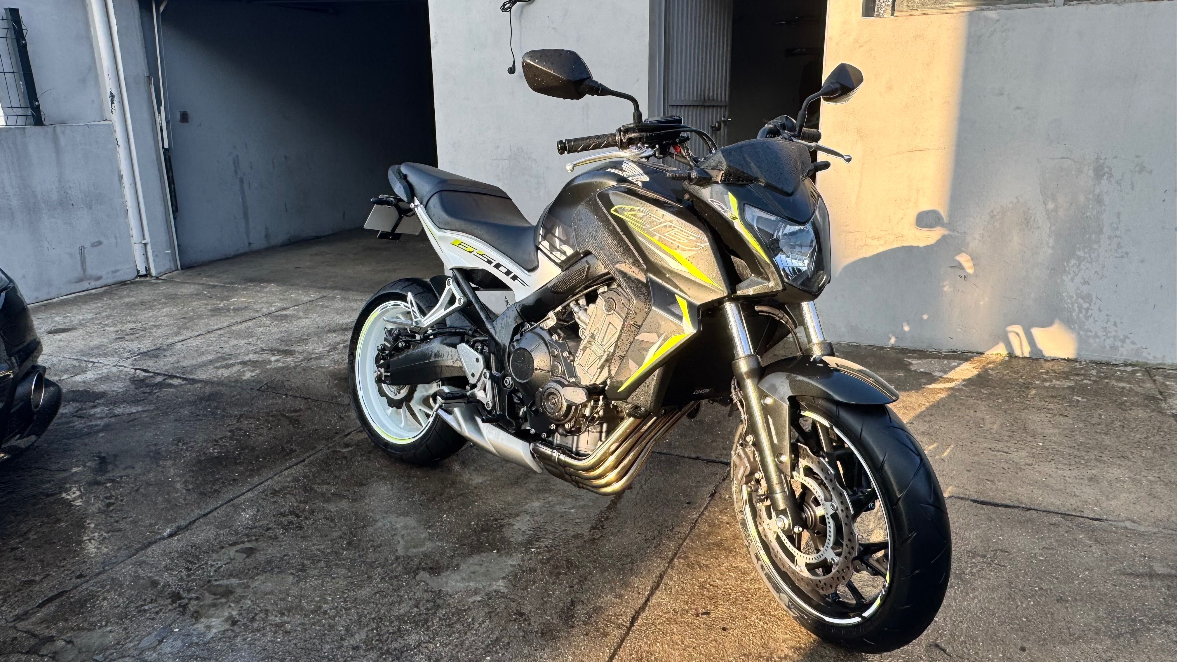 Honda cb 650f 2017 vários extras