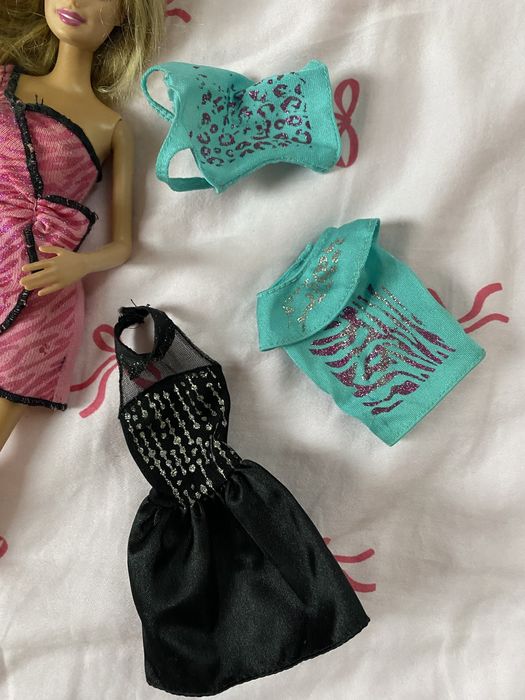 Lalka barbie z ubrankami