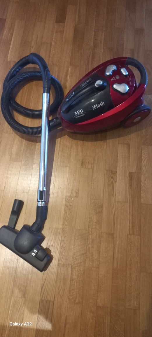 Aspirador AEG 2000