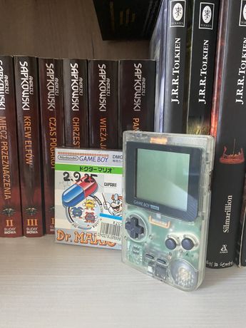 GameBoy Pocket z grą Dr Mario
