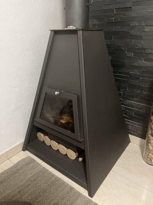 Moderna salamandra a lenha