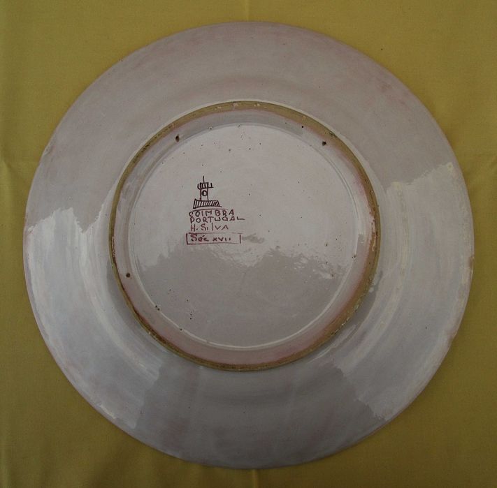 Grande Prato de Faiança de COIMBRA Rep. de Desenho Miúdo do Sec. XVII