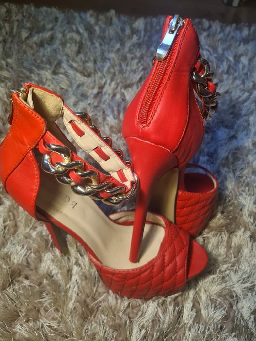 Sandałki czerwone wysoki obcas
