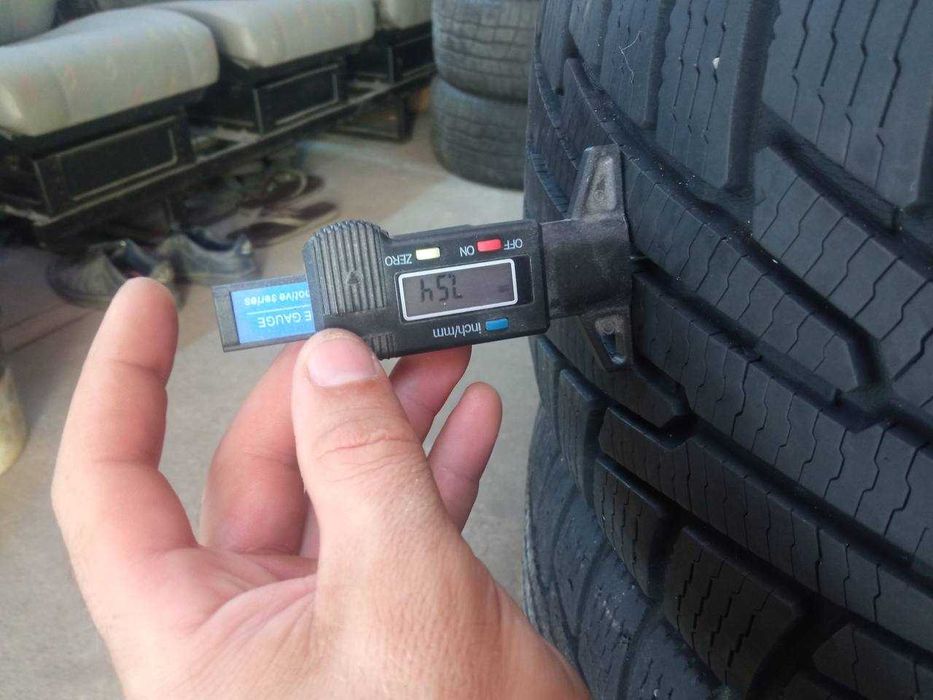 Резина 225 60 18 в гарному стані