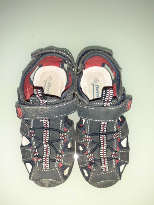 Sandálias menino 26 beppi como novas