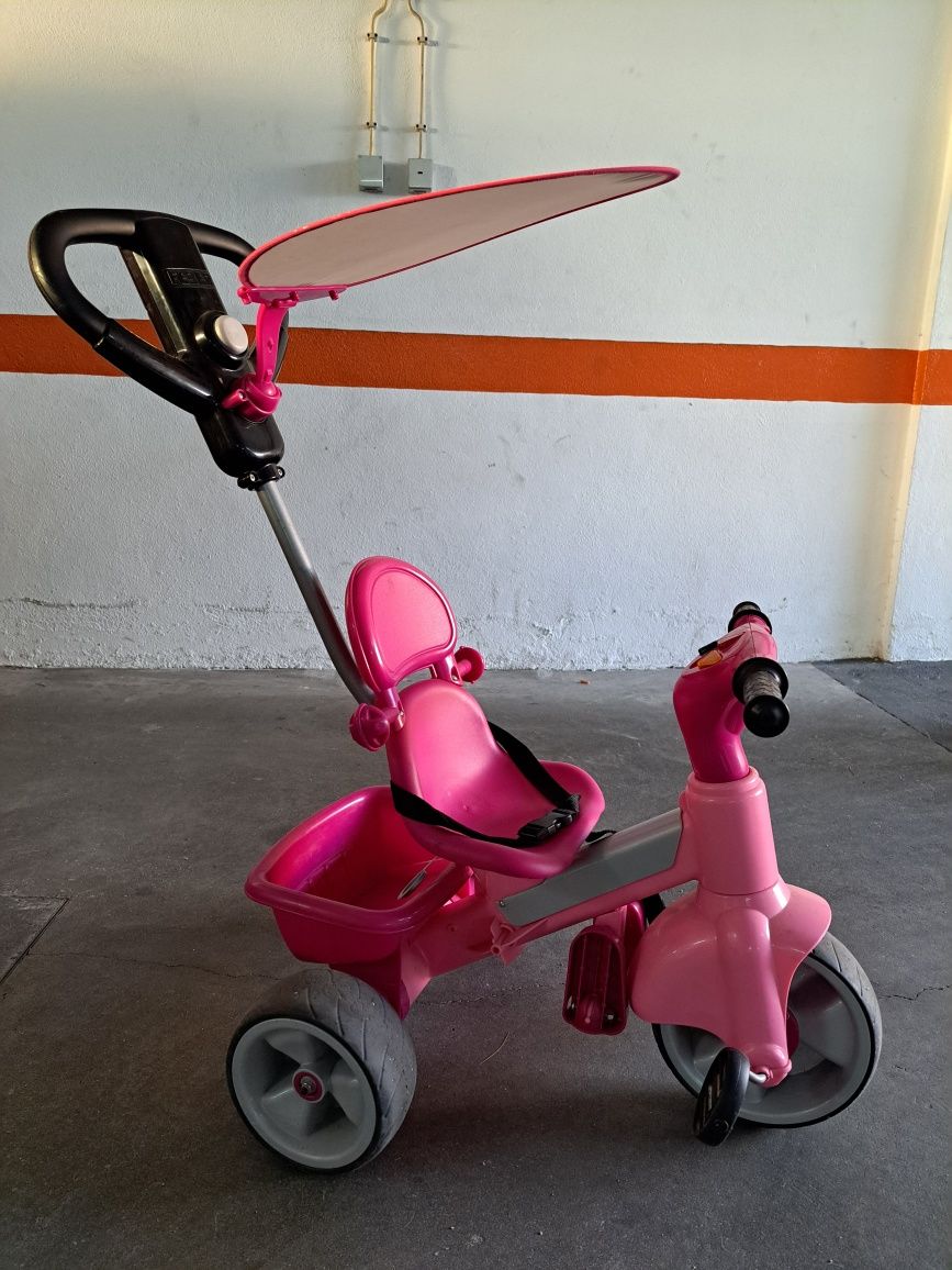 Triciclo rosa criança