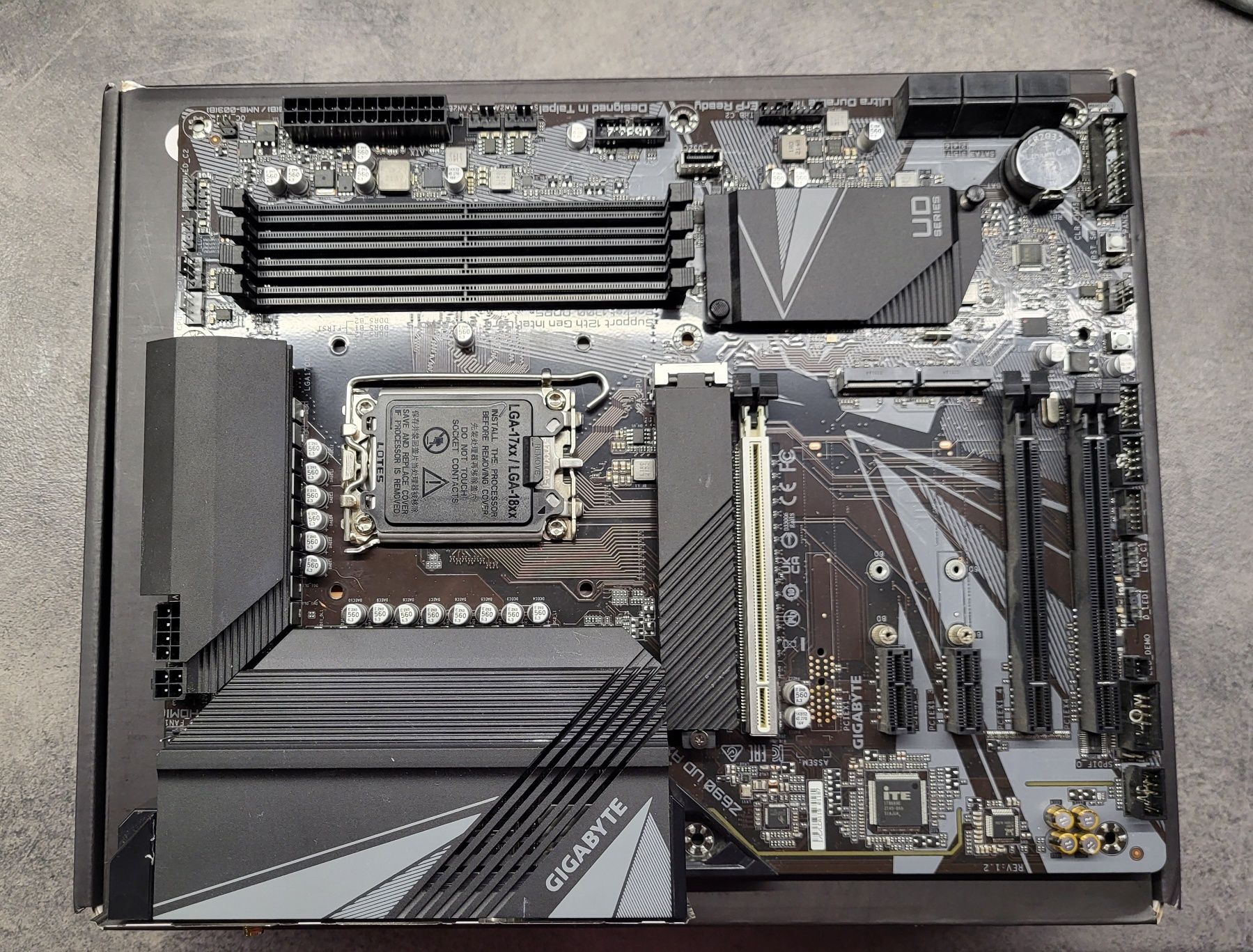Gigabyte Z690 UD AX ddr5 lga 1700 intel ramka gratis