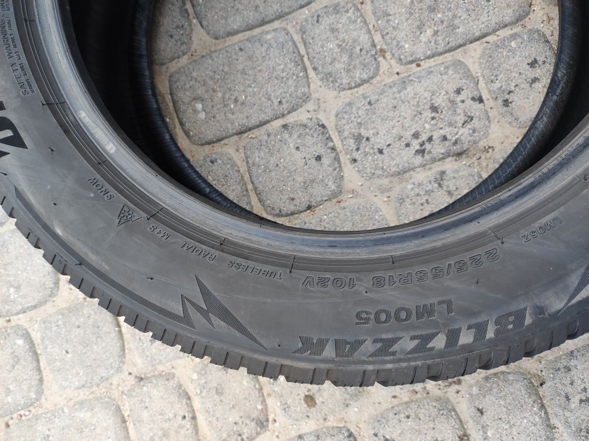 225.55.18 komplet opon zimowych Bridgestone Blizzak LM 005 dot 2022