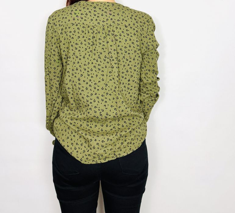 Oliwkowa bluzka z drobnym wzorem M 38 Vero Moda