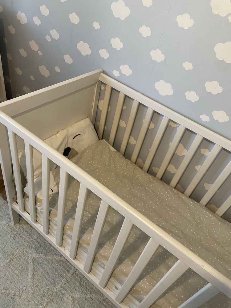 Berço IKEA em ótimo estado + opção de colchão ortopédico(conjunto 70€)