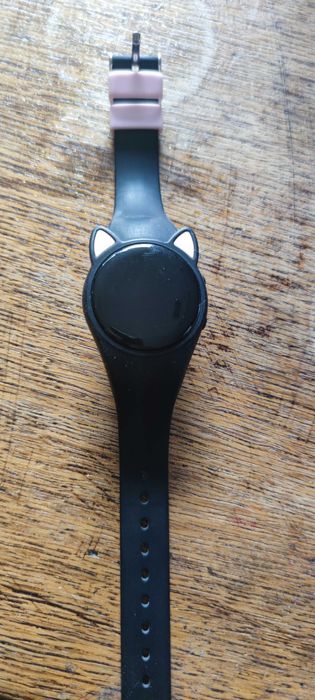 Zegarek cyfrowy dla dziewczynki. krokomierz