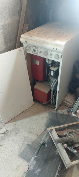 Caldeira a gasoleo com 6 aquecedores de 9,10,(3×12),20 elementos