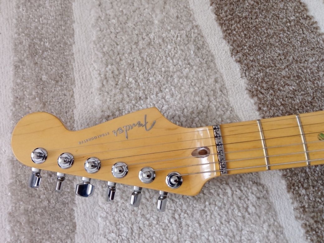 Fender stratocaster deluxe HSS USA jak nowy