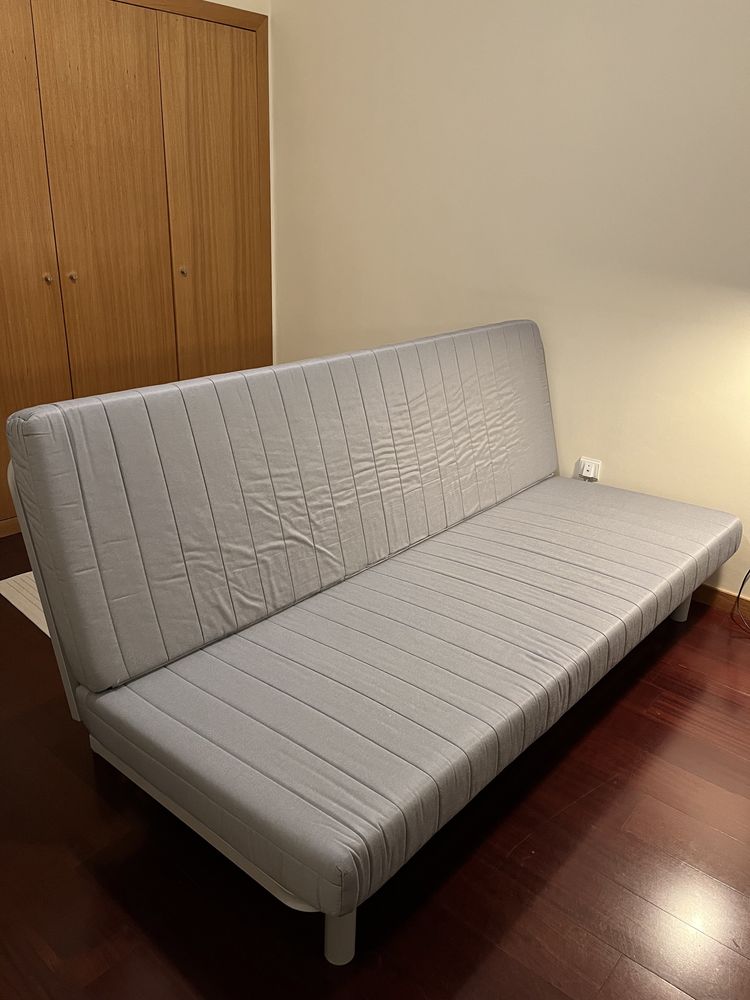 Sofa-cama c/ baú IKEA