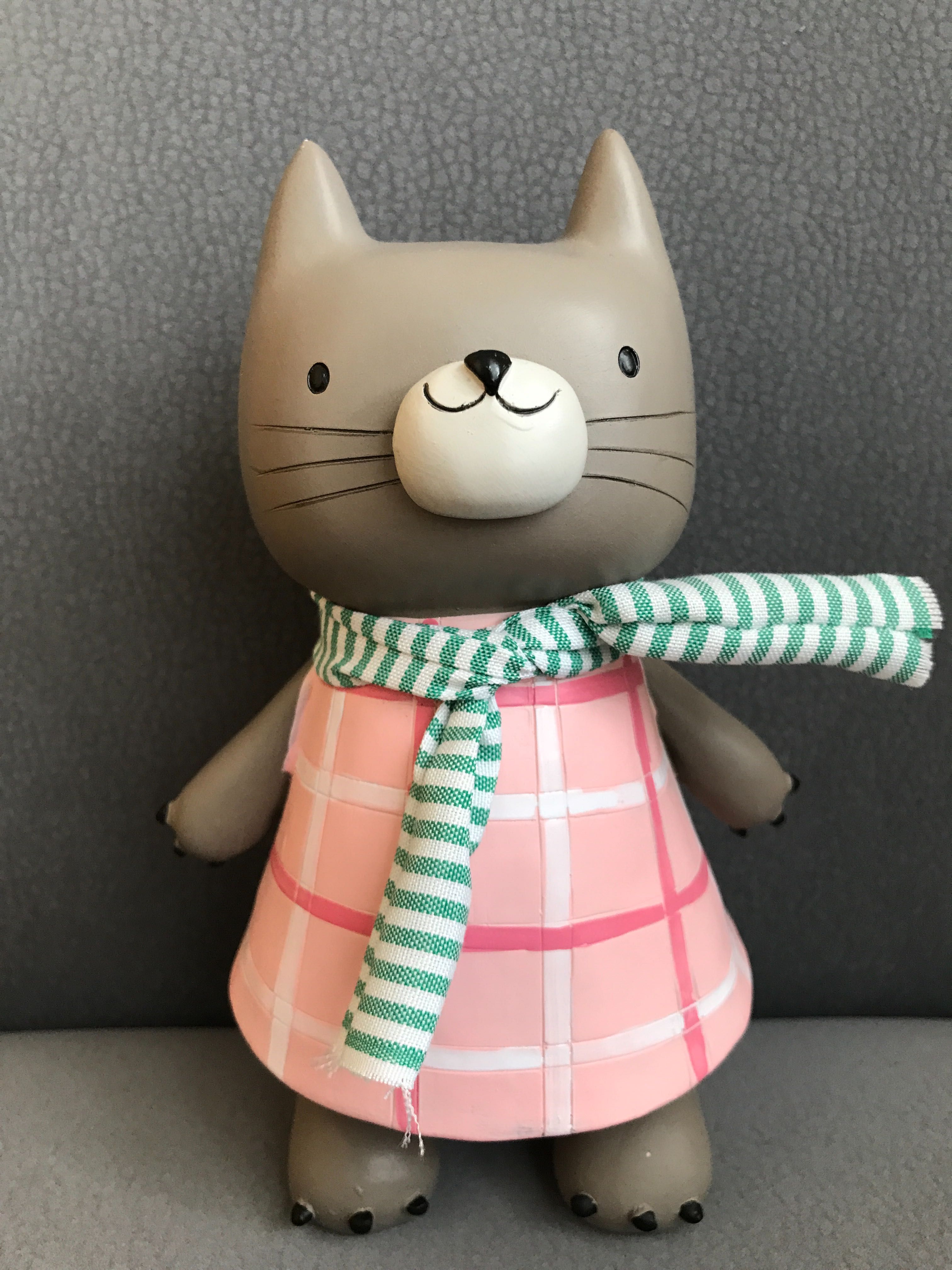 Figurka skarbonka kotek/kotka w sukience dla dziewczynki
