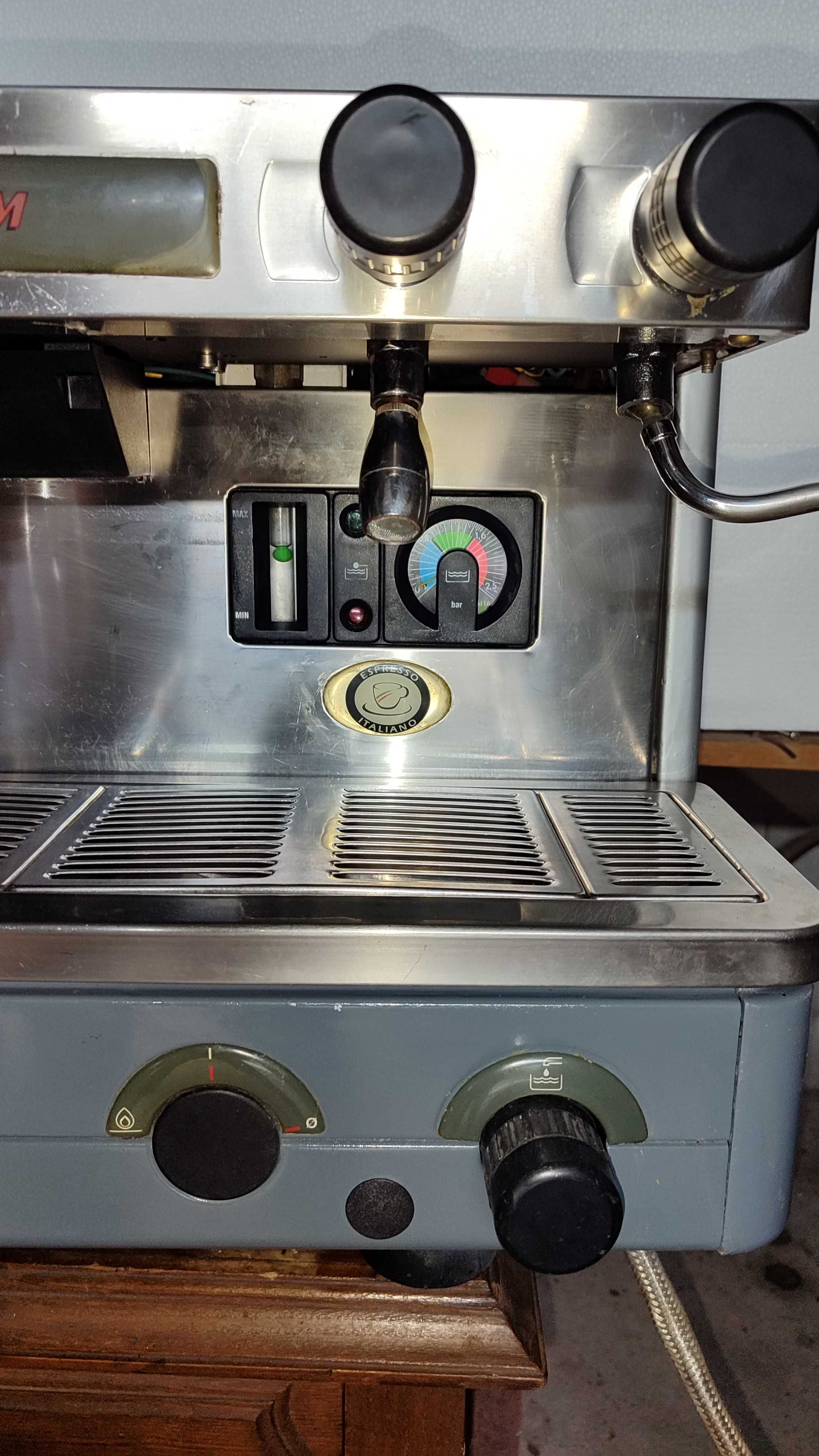Vendo Máquina de café La Cimbali M21 Premium "usada"