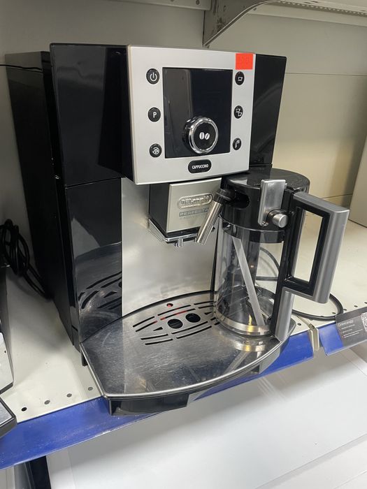 Кофемашина Delongi 1 рік гарантіі