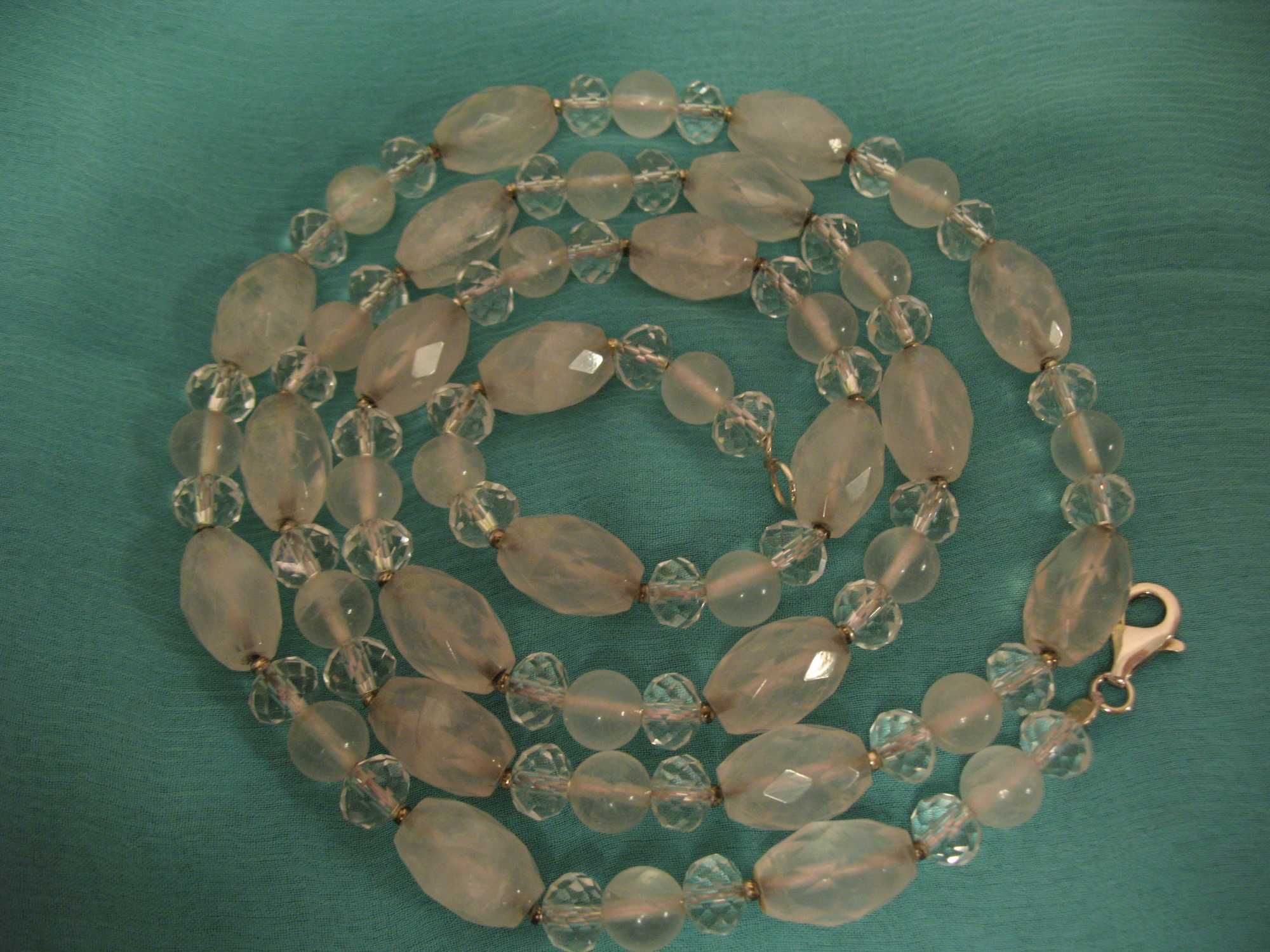 В коллекцию ожерелье бусы цельные минералы горный розовый белый кварц