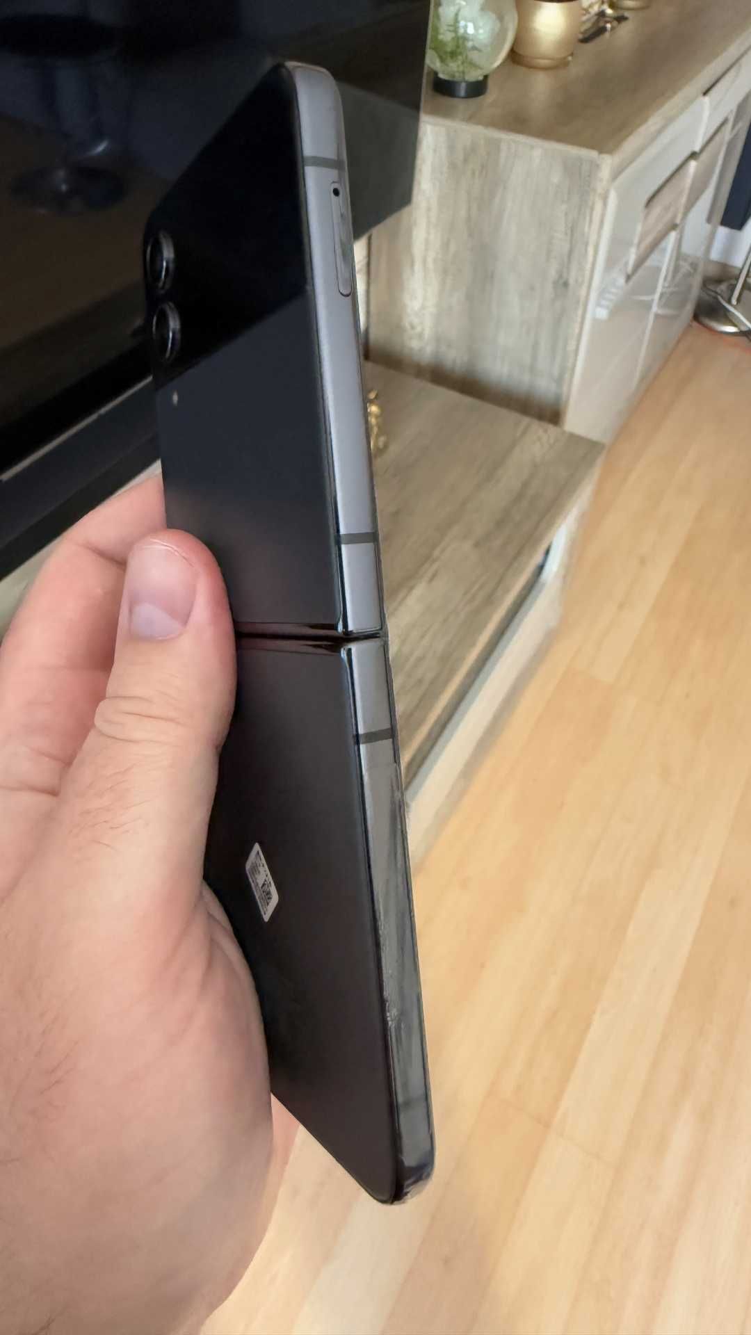 Samsung Galaxy Z Flip4