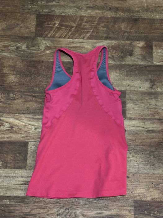 Женская спортивная майка Nike