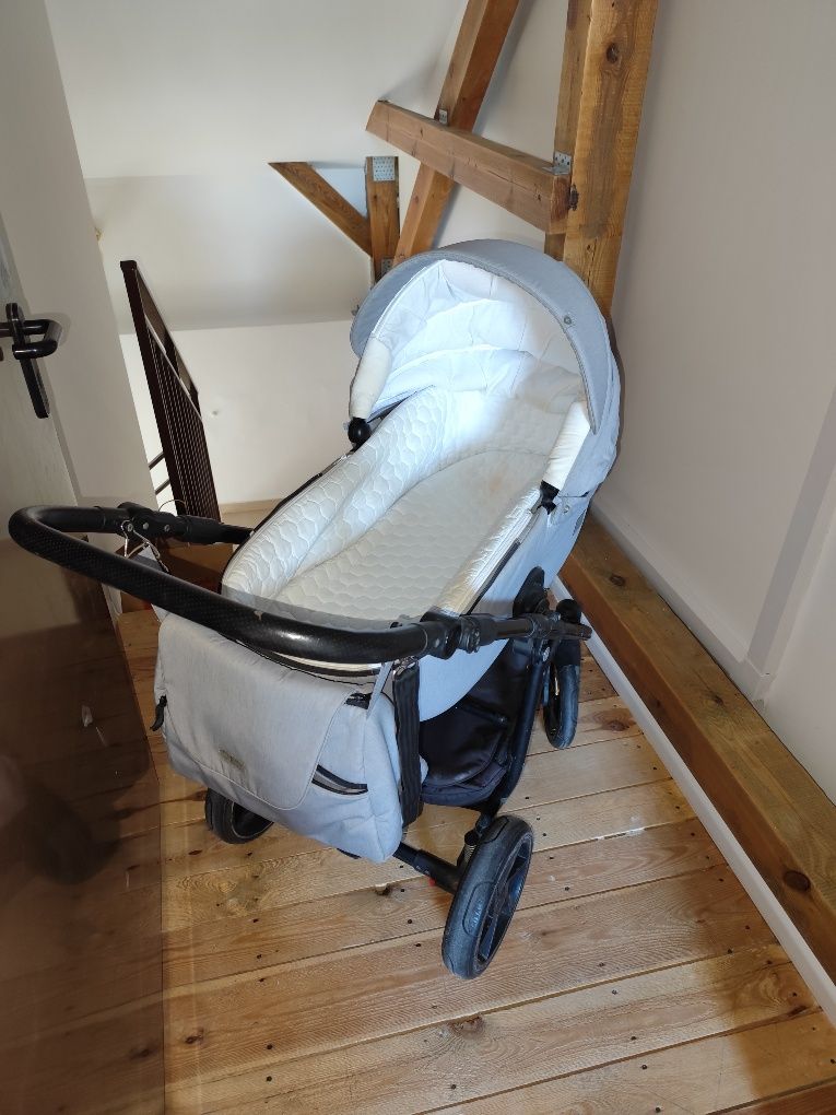 Wózek ADAMEX FUTURO z fotelikiem CYBEX ATON5