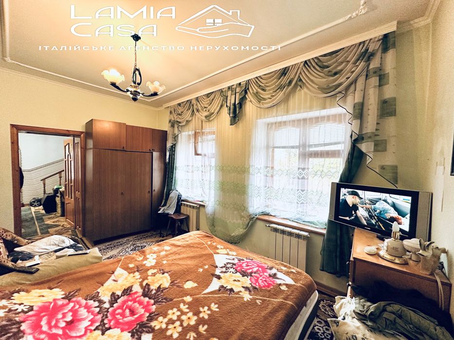 Продаж двох будинків в Годилові. 5 хв від Героів Майдану