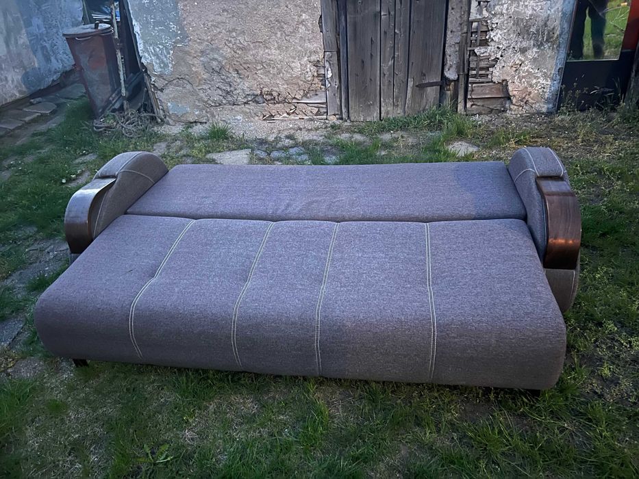 Kanapa wysuwana, czysta