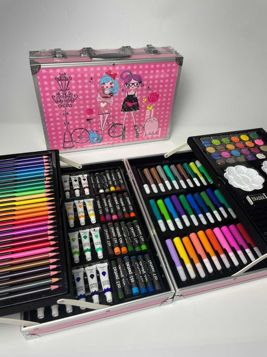 Walizka artystyczna dla małego artysty kredki, farby, pastele, markery