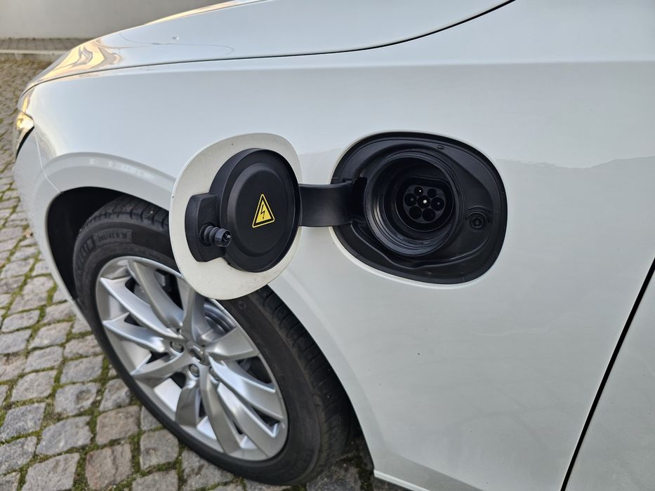 Volvo V90 T8 Plug-in Hybrid • Polestar 400cv • AWD