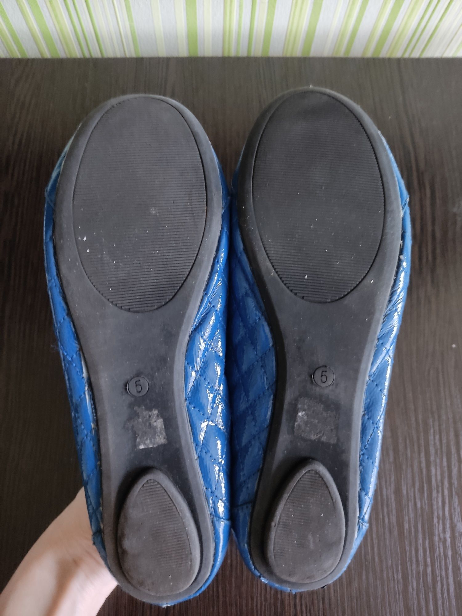 Обувь весна-лето женская и мужская синие балетки бежевые сандали