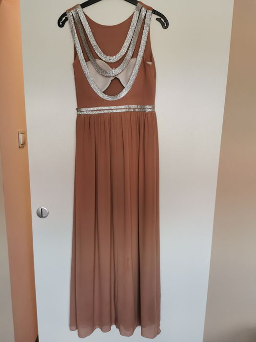 Sprzedam piękna sukienkę.