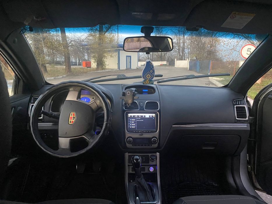 Срочно Продам Джили емгранд ес7 в хорошем состоянии