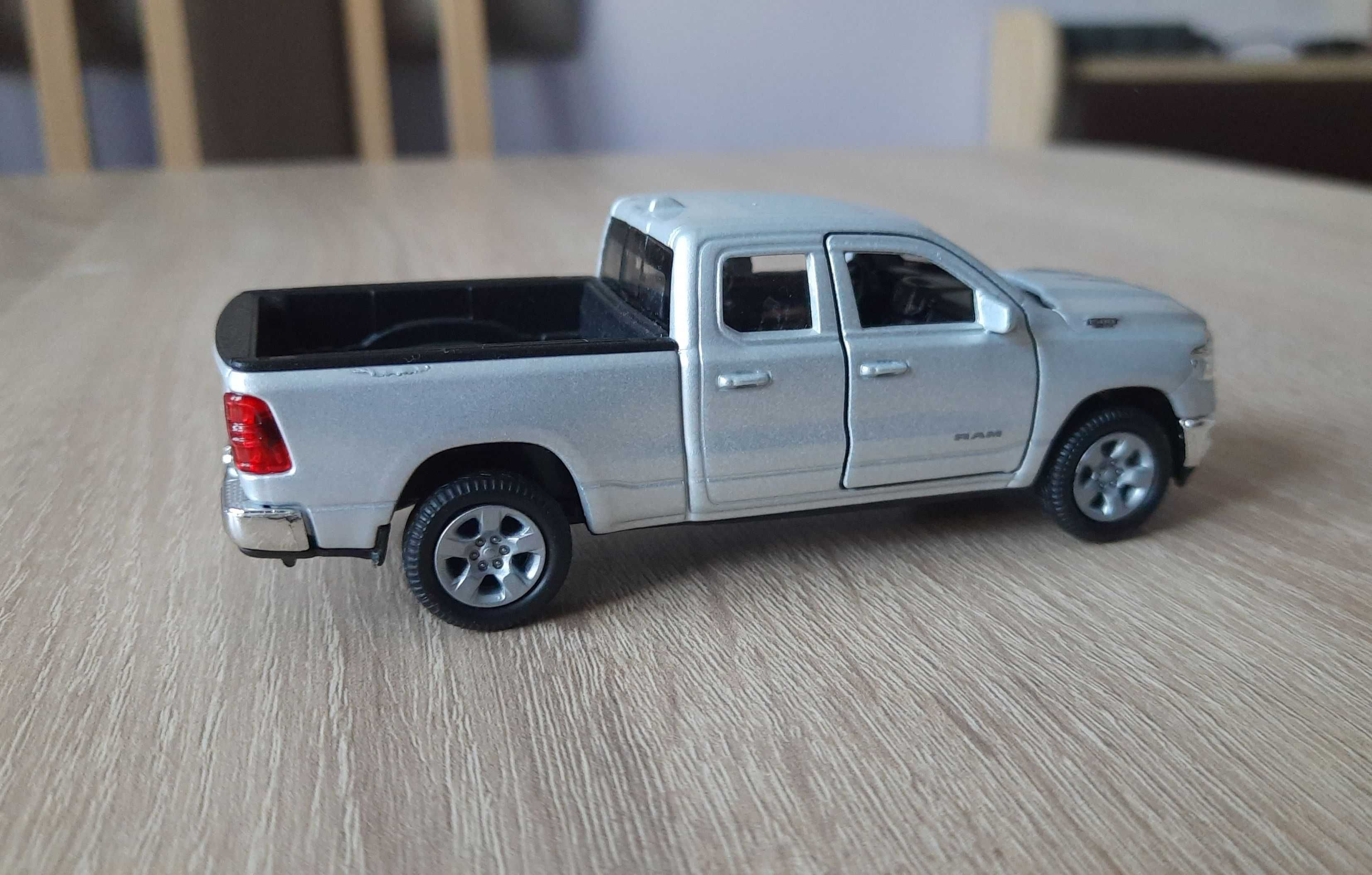 Dodge RAM, Lamborghini Diablo i Ford Welly 1:34