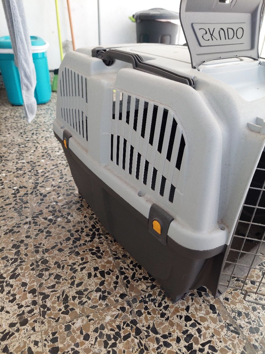 Transportadora de cães Marca SKUDO