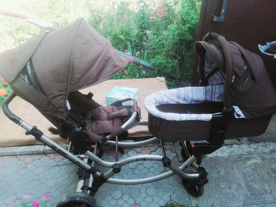 Коляска для двійні