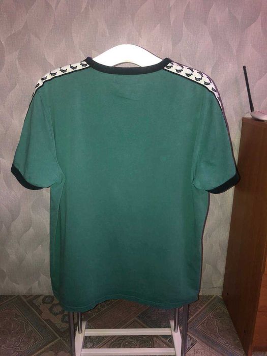 футболка Fred Perry лампасы