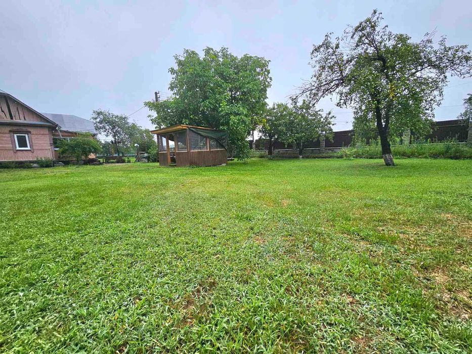 Ділянка з дачним будинком 25 соток  Комарівка Ліс