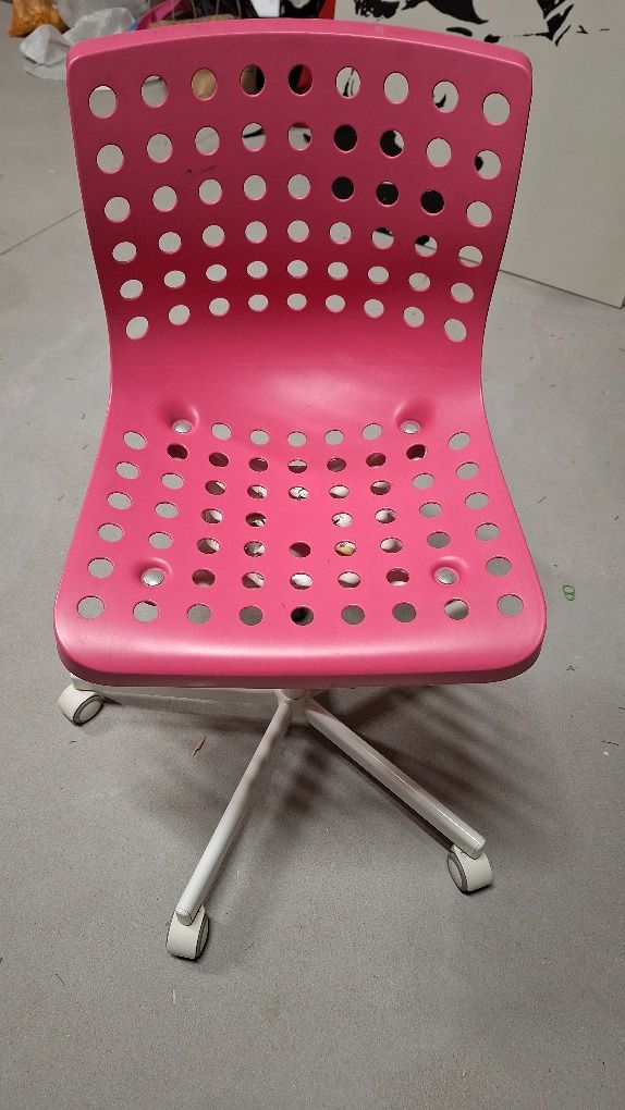 Krzeslo dla dziewczynki różowe
Fotel biurowy, krzesło biurowe IKEA 
Fo