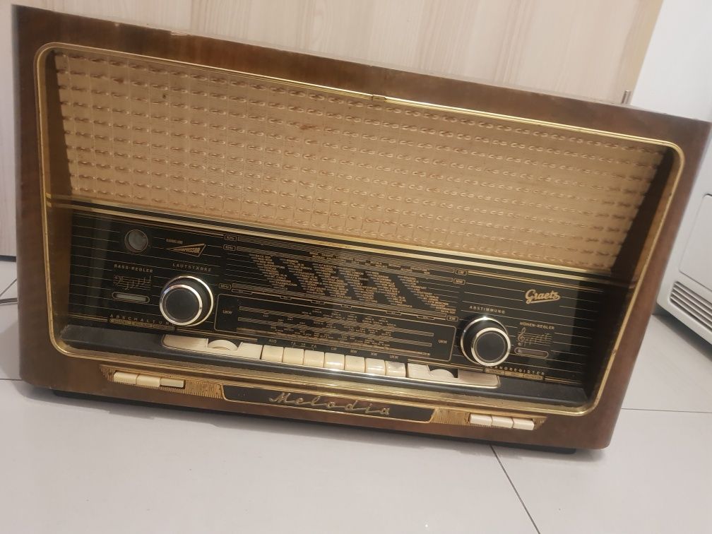 Retro . Vintage Radio GRAETZ - Melodia 419