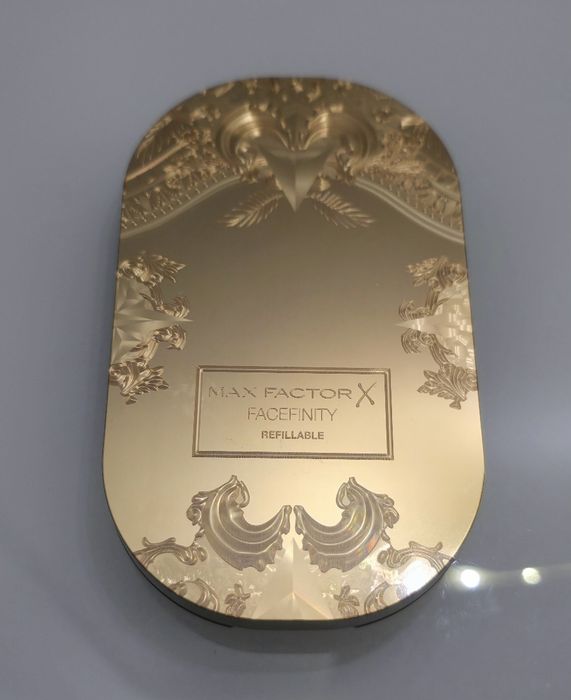 Max Factor nowy pojemnik na wymienne wkłady podkładu