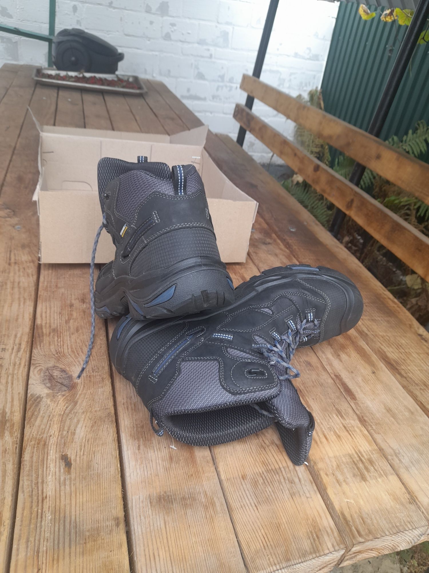 Продам Ботінки KEEN