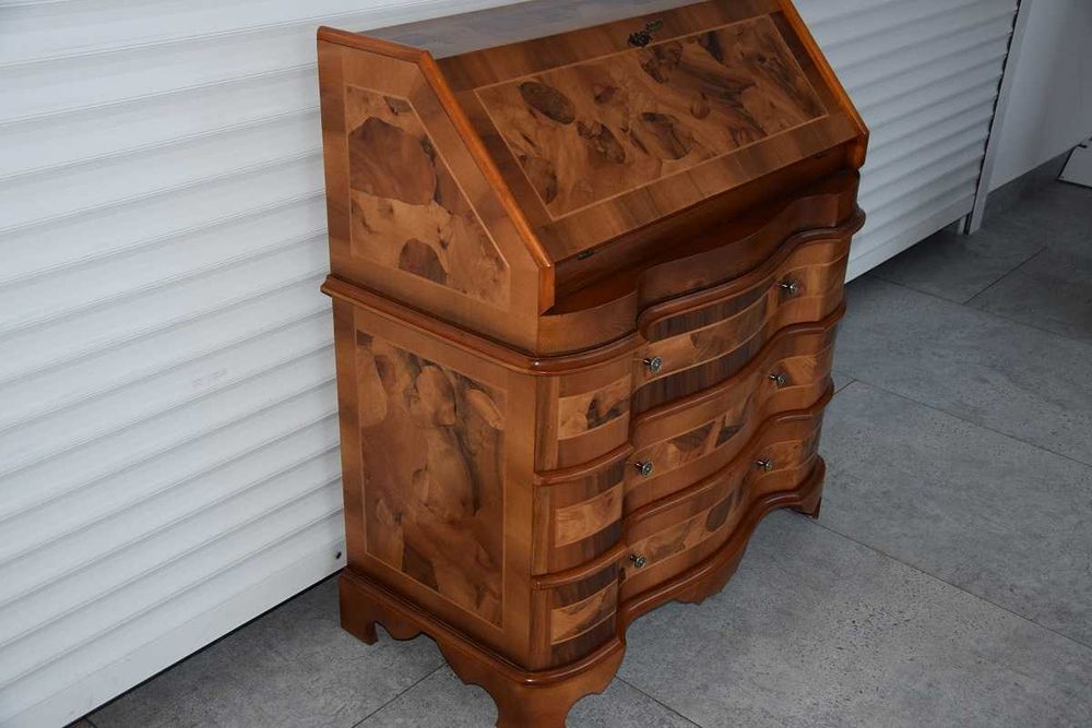 sekretarzyk z drewna orzechowego - jak nowy