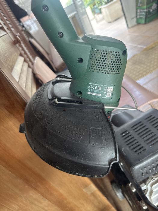 Aparador bosch easy grass cut 23