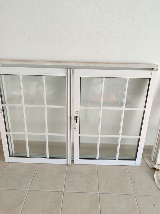 Conjunto de janelas vidro duplos alumínio